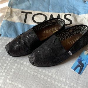 Toms